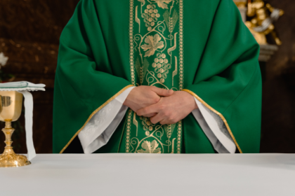 Pe. Dr. José Eduardo de Oliveira e Silva ensina, à luz dos santos, que crescer na oração diária exige constância, humildade e desejo sincero de intimidade com Deus.