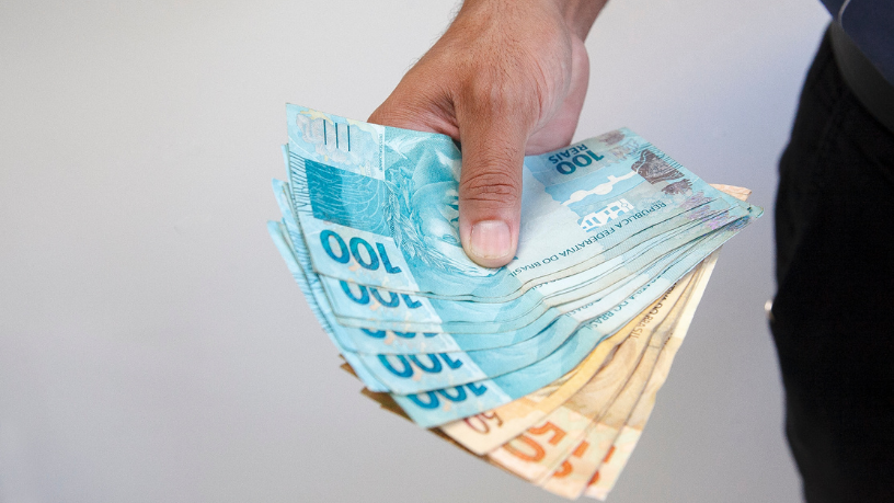 Descubra com Teciomar Ábila como investir de forma inteligente e transformar sua renda em patrimônio.