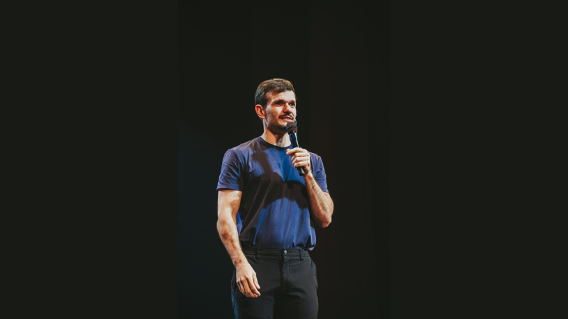 Padre Patrick completa 13 anos de sacerdócio e Non Stop compartilha sua mensagem de reencontro com o primeiro amor.