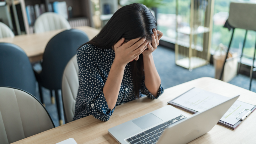 A partir do olhar de Alexandre Costa Pedrosa, o texto explora a relação entre neurodivergência e gestão do tempo na vida cotidiana.