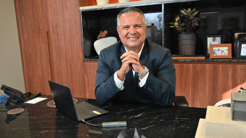 Elmar Juan Passos Varjão Bomfim