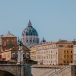 Vista da Basílica de São Pedro, no Vaticano, em Roma.